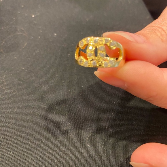 Beautiful Gold Ring - Picture 9 of 9